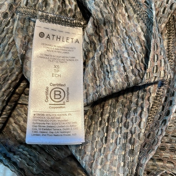EUC Athleta Ultimate Scoop Tank - XS - Picture 9 of 9